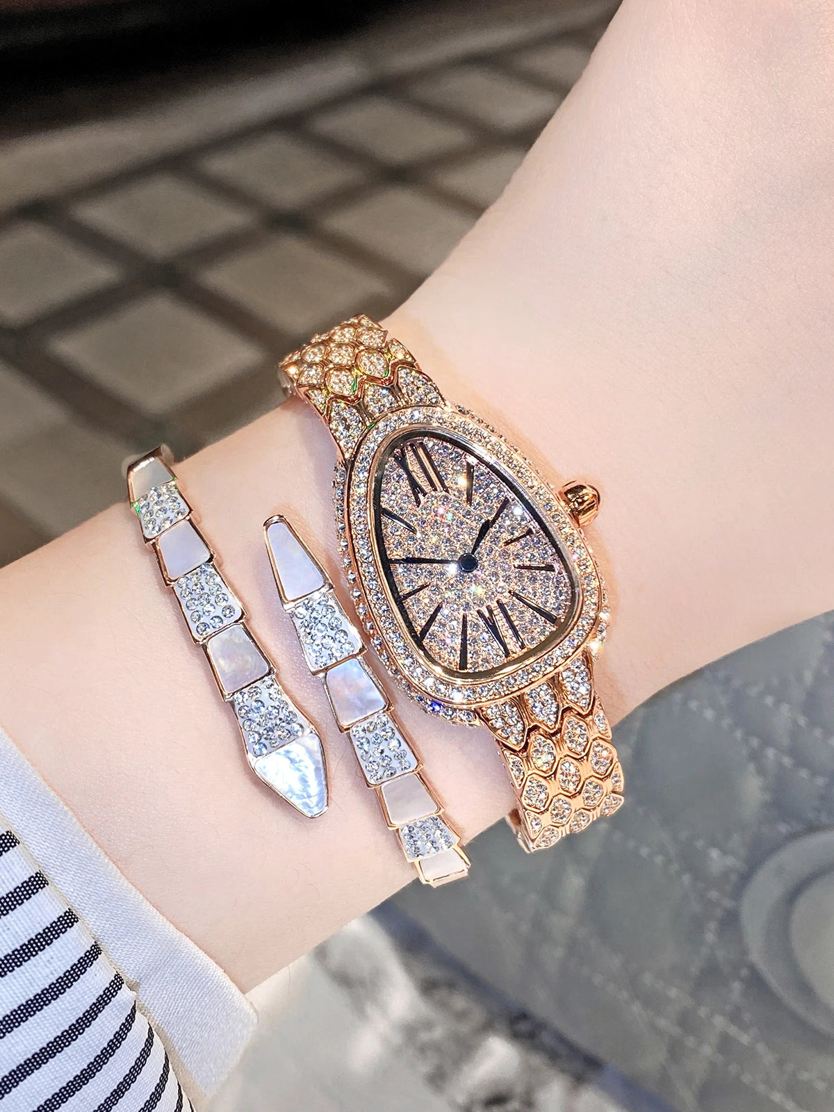 Diamond Women Watches Gold Watch Ladies Wrist Watches Luxury Brand Rhinestone Women's Bracelet Watches Female